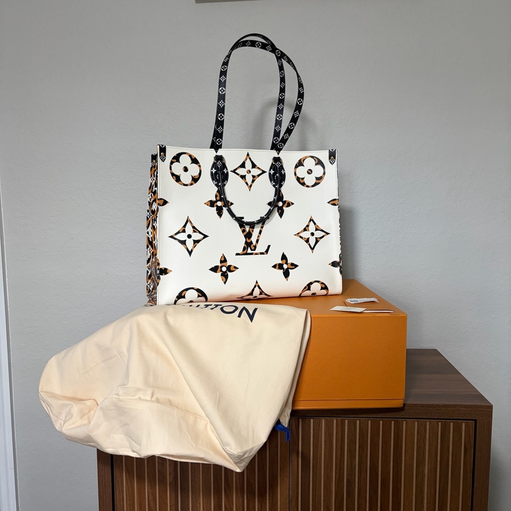 Louis Vuitton Monogram Jungle On the Go Bag